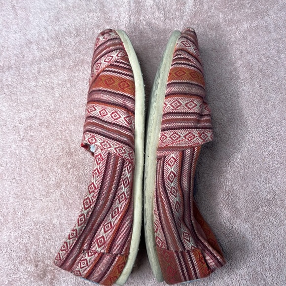 Tom’s slip on flats - Picture 5 of 7